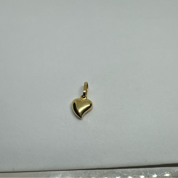 Beautiful 18k Yellow Gold Puffy Heart Charm Pendant Marked 0.59g Love 750